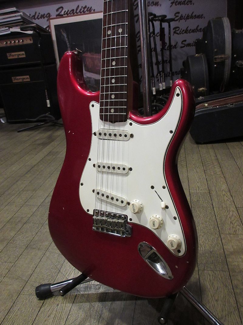 1965 Fender Stratocaster Candy Apple Red - ヴィンテージ