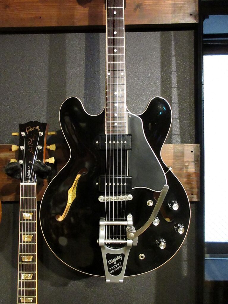 Gibson Memphis Limited Run ES-330 Dot Antique Ebony With Bigsby